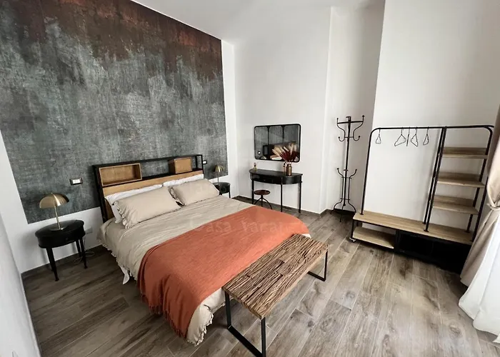 Maison Cantone * Neapel